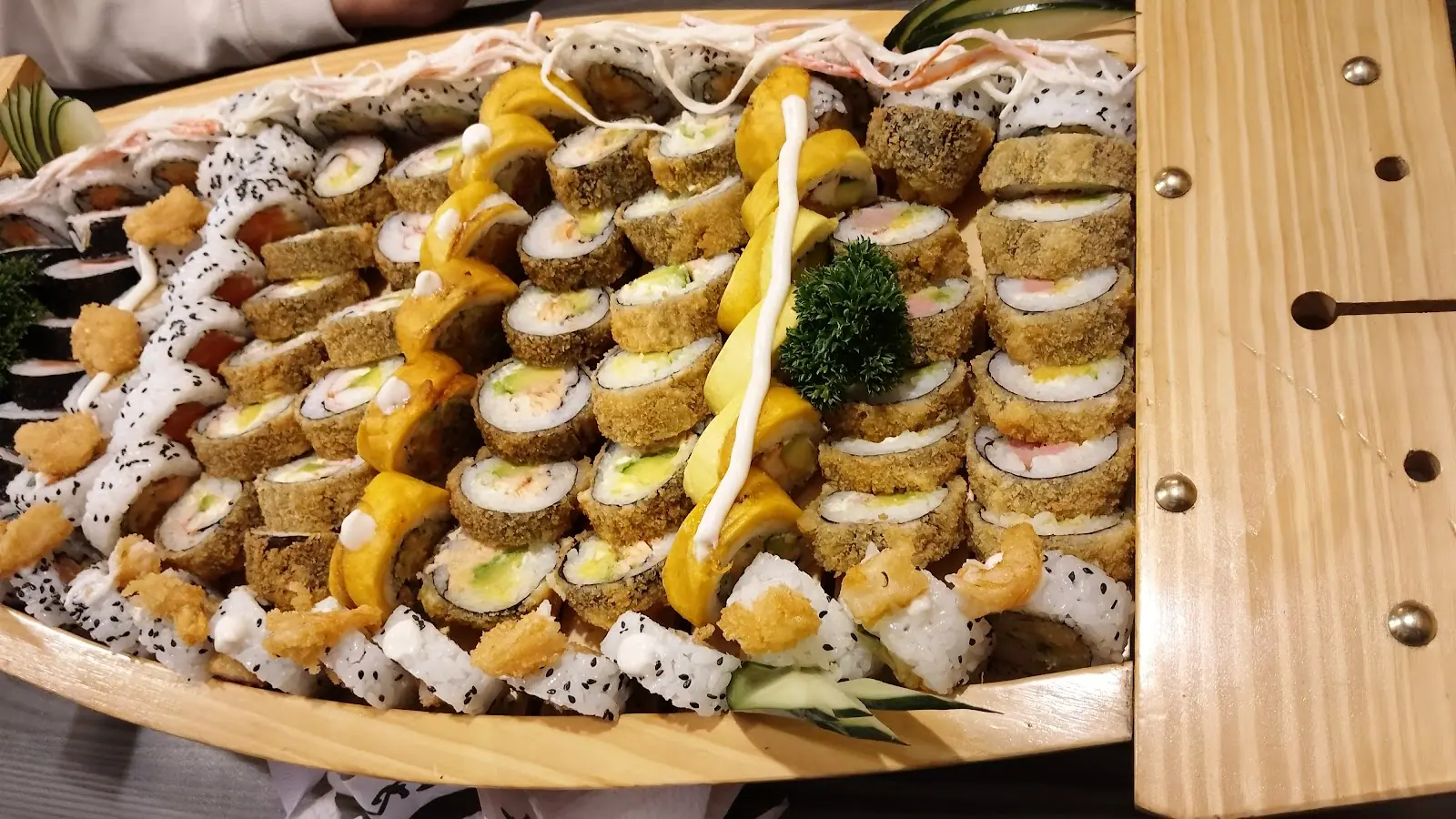 Bandeja grande de sushi para compartir